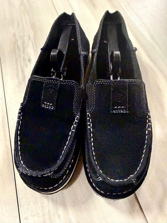 Ariat Shoes - RARE Ariat women’s cruisers black suede
